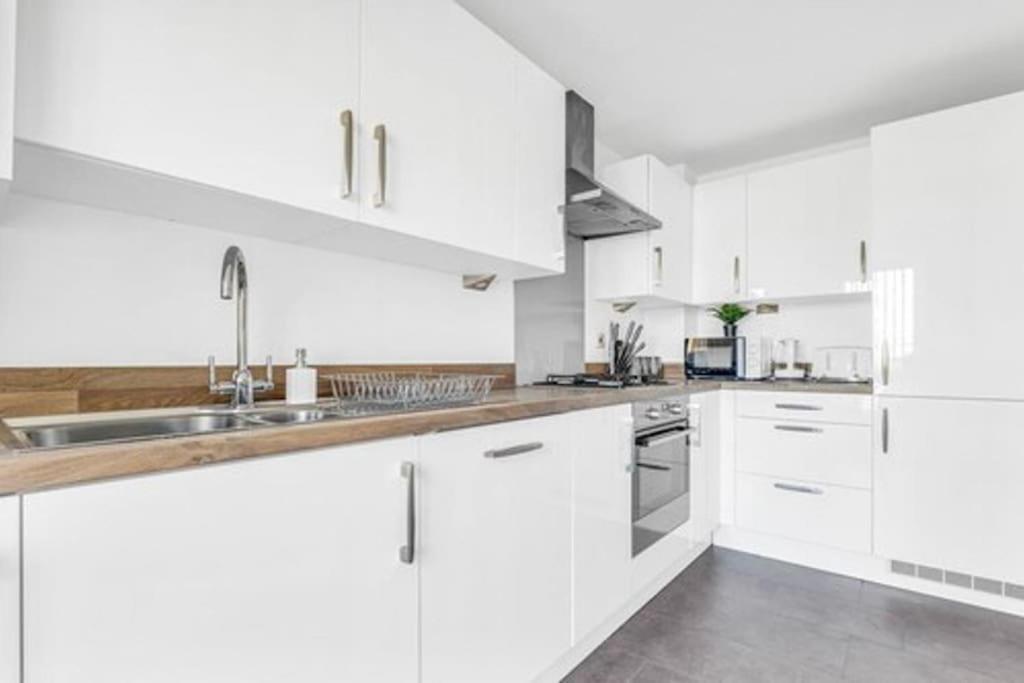 Birmingham Family Home: Spacious 3BR with Garden and Pet-Friendly Exterior photo